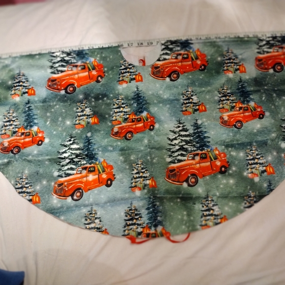 Christmas Tree Skirt - Picture 3 of 5